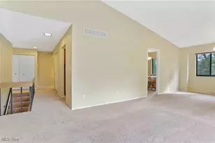 881 Hampton Ridge Dr, Akron, OH 44313 - Photo 12