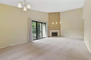 881 Hampton Ridge Dr, Akron, OH 44313 - Photo 8