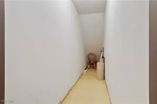 881 Hampton Ridge Dr, Akron, OH 44313 - Photo 32