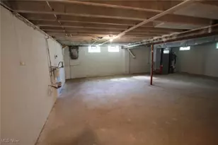 3630 Joyce Ann Dr, Youngstown, OH 44511 - Photo 32