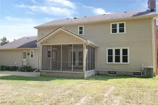 3630 Joyce Ann Dr, Youngstown, OH 44511 - Photo 2