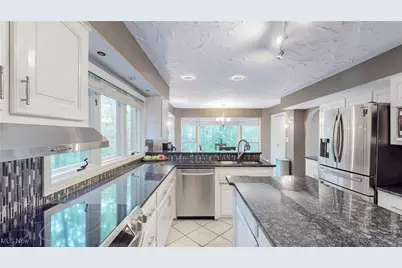 1785 Fairlawn Knolls Drive, Akron, OH 44313 - Photo 14