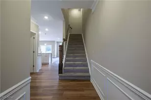 950-4 Memory Ln, Aurora, OH 44202 - Photo 2