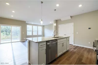 950-4 Memory Lane, Aurora, OH 44202 - Photo 4