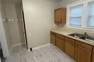 483 Bishop St, Akron, OH 44307 - Photo 6