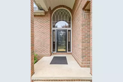 6446 Tallwood Circle NW, Canton, OH 44718 - Photo 8