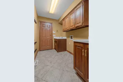 6446 Tallwood Circle NW, Canton, OH 44718 - Photo 26