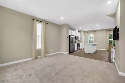 316 E Reno Drive, Louisville, OH 44641 - Photo 2