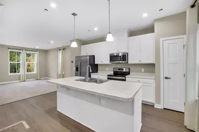 316 E Reno Drive, Louisville, OH 44641 - Photo 4