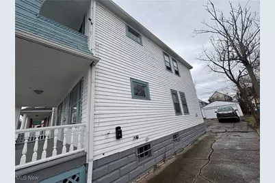 10004 Mount Auburn Avenue, Loveland, OH 44104 - Photo 2