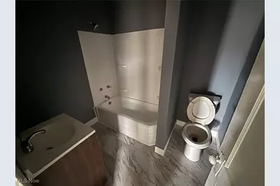 10004 Mount Auburn Avenue, Loveland, OH 44104 - Photo 8