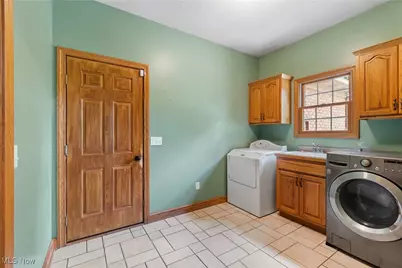 6180 Edison Street NE, Hartville, OH 44632 - Photo 28