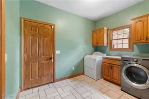 6180 Edison St NE, Hartville, OH 44632 - Photo 28