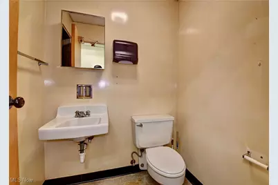 96 E Miller Avenue, Akron, OH 44301 - Photo 16