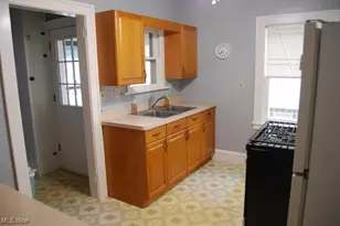 1593 Marlowe Ave, Oakwood, OH 44107 - Photo 8