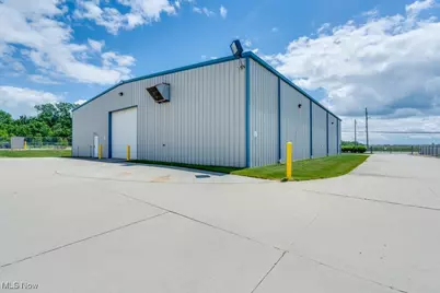 1051 Eastwood Avenue, Akron, OH 44305 - Photo 2