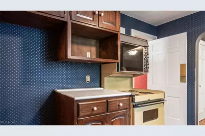 2751 E Ridgewood Circle, Zanesville, OH 43701 - Photo 16