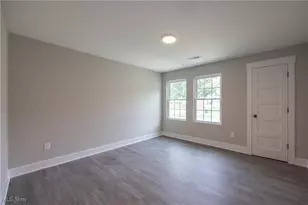 1836 E 294th St, Wickliffe, OH 44092 - Photo 8