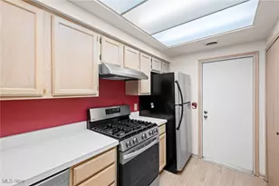 8050 Harbor Creek Dr, Mentor on the Lake, OH 44060 - Photo 10