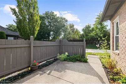 8050 Harbor Creek Drive #2402, Mentor on the Lake, OH 44060 - Photo 2