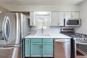 653 Washington Ave, Barberton, OH 44203 - Photo 8