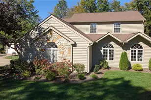 159 Royal Oak Dr, Aurora, OH 44202 - Photo 2