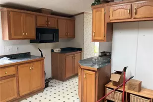 21 Cedar St, New London, OH 44851 - Photo 4