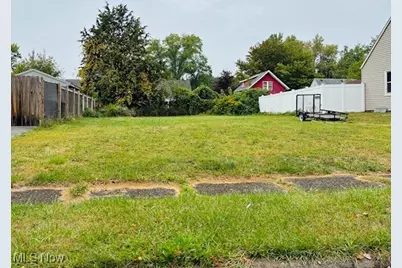 902 Chinook Avenue, Akron, OH 44305 - Photo 1