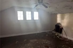 737 Vernon Odom Blvd, Akron, OH 44307 - Photo 16