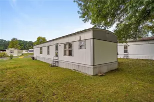 18 Boxwood Dr, Beloit, OH 44609 - Photo 24