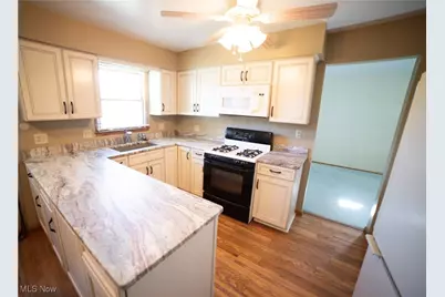 595 Jefferson Drive, Loveland, OH 44143 - Photo 4