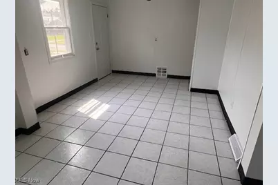 296 Sanderson Avenue, Campbell, OH 44405 - Photo 4