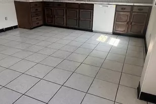 296 Sanderson Ave, Campbell, OH 44405 - Photo 2