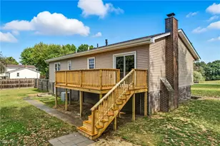 3149 N Pleasant Dr, East Palestine, OH 44413 - Photo 6