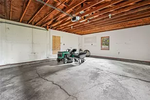 3149 N Pleasant Dr, East Palestine, OH 44413 - Photo 14