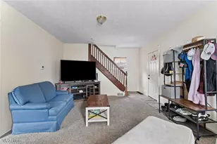 38 Walnut Ct, Mogadore, OH 44260 - Photo 4