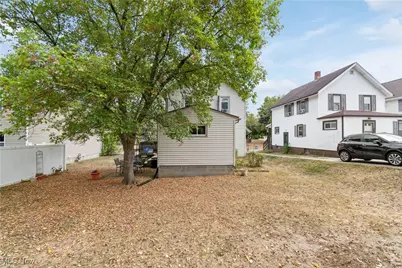 38 Walnut Court, Mogadore, OH 44260 - Photo 2