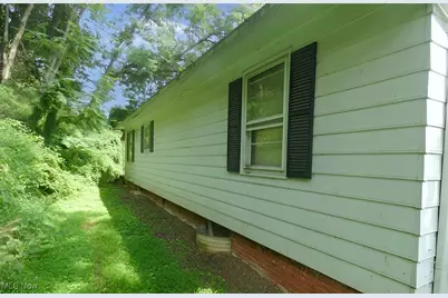 820 Mariann Drive, Martins Ferry, OH 43935 - Photo 4