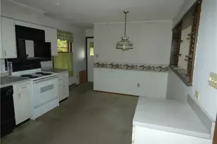 820 Mariann Dr, Martins Ferry, OH 43935 - Photo 8