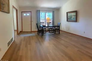 154 Bentley Dr, Elyria, OH 44035 - Photo 2