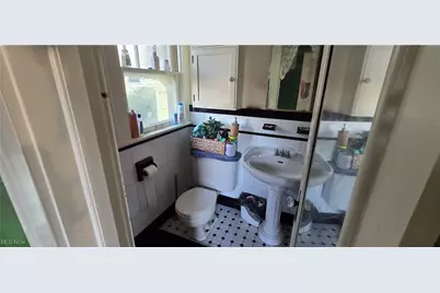 559 Patterson Avenue, Akron, OH 44310 - Photo 10