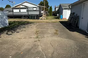 603 Poplar Ave, Williamstown, WV 26187 - Photo 12