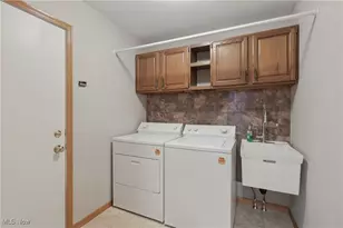 957 Devonwood Dr, Wadsworth, OH 44281 - Photo 18