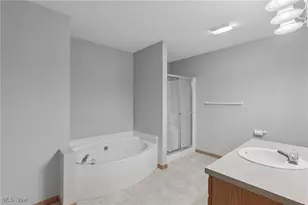 957 Devonwood Dr, Wadsworth, OH 44281 - Photo 24