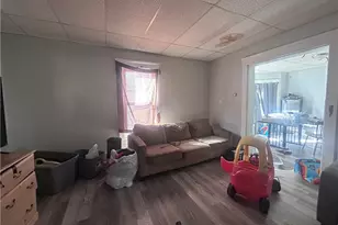 906 E 147th St, Loveland, OH 44110 - Photo 2