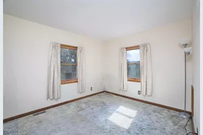 3927 Daisyview Street, Shadyside, OH 43947 - Photo 8