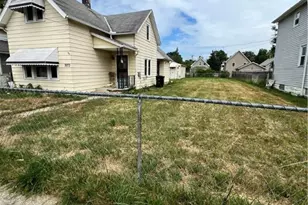 3273 W 50th St, Loveland, OH 44102 - Photo 2