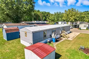 11 Redwood Dr, Beloit, OH 44609 - Photo 4