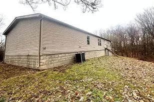 350 Urban Hill Rd, Zanesville, OH 43701 - Photo 4