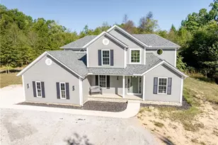 14723 Bolton St NE, Alliance, OH 44601 - Photo 2